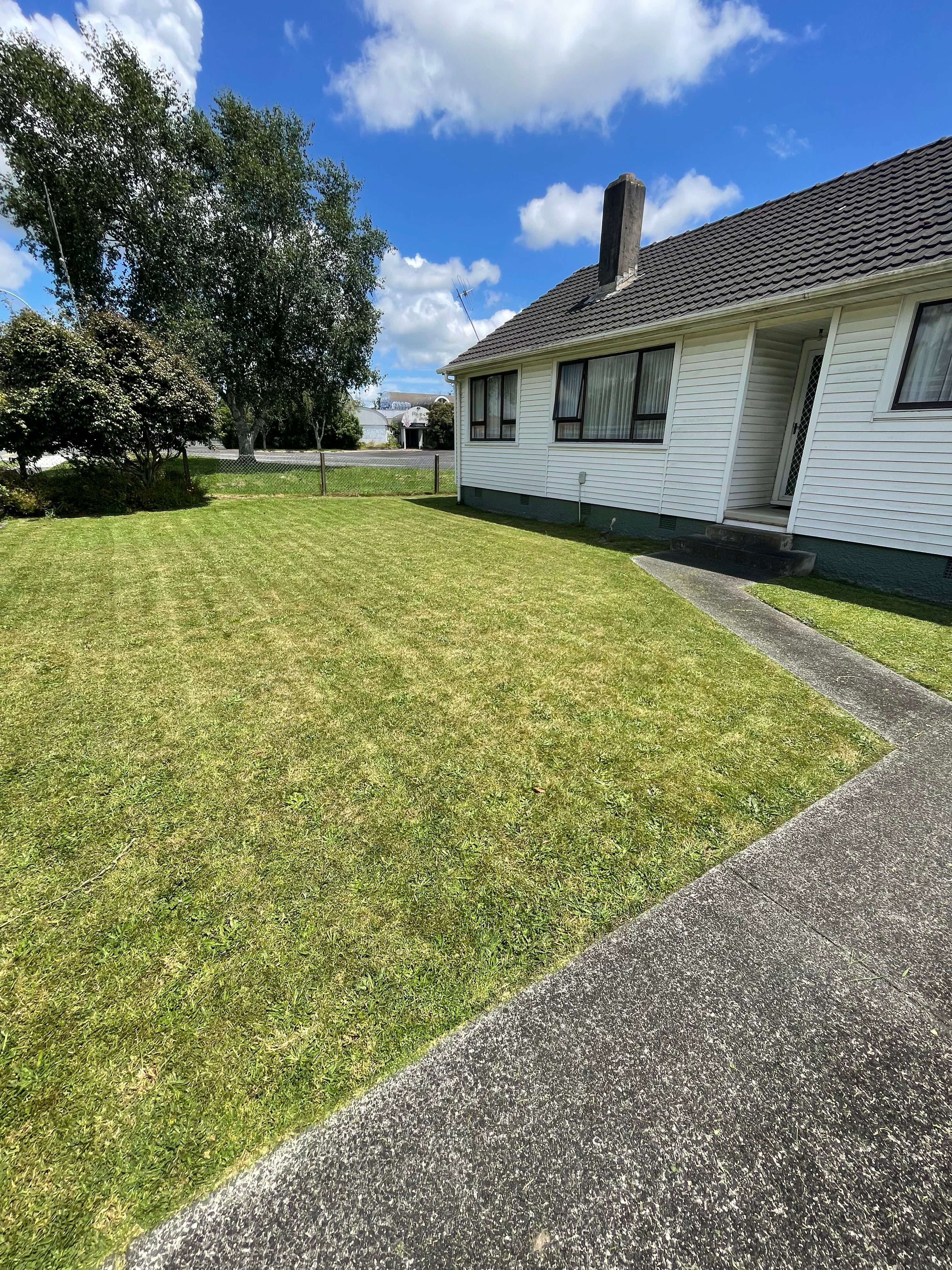Lawnmowing Service